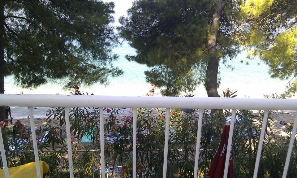 Apartman On The Beach - Nemira, Omis Apartamento Exterior foto